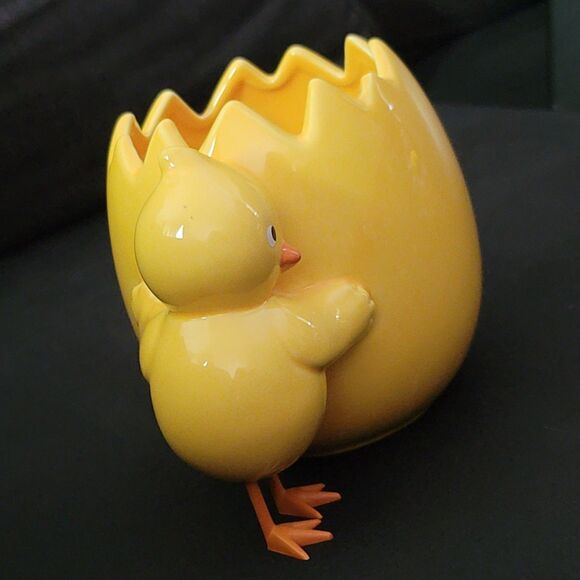 Teleflora Ceramic Cracked Egg And Baby Chicken Planter Vase Yellow Chick Hugging - Picture 12 of 14